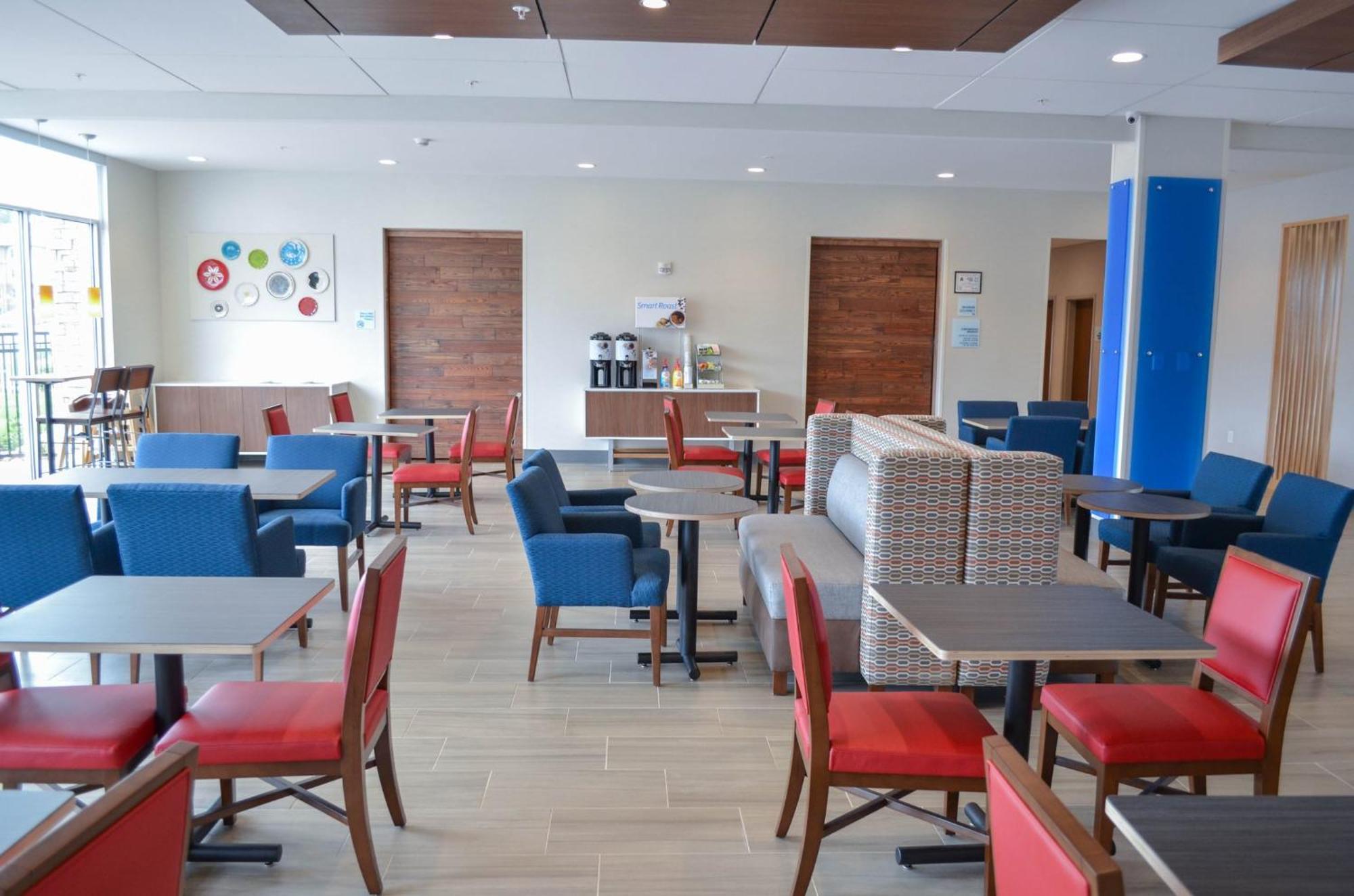 Holiday Inn Express & Suites Raleigh Airport - Brier Creek By Ihg Zewnętrze zdjęcie